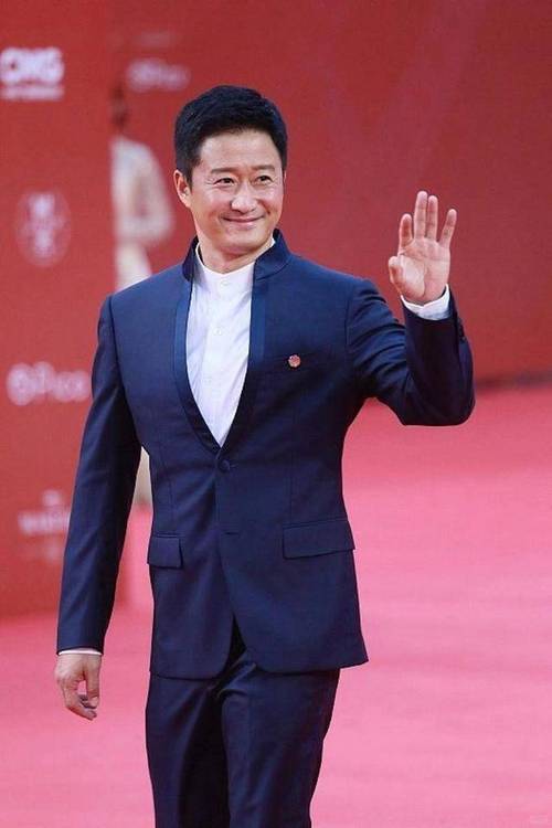 新门内部资料免费提供和51岁吴京赛车冠军与吴京跑车