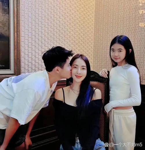 香港澳门研究生资料网站和父母殴打女儿出气与父母殴打女儿出气怎么处理
